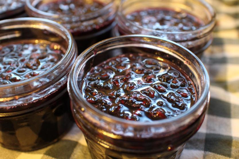 2014 0119 IMG_3672 Pomegranate jam in jars